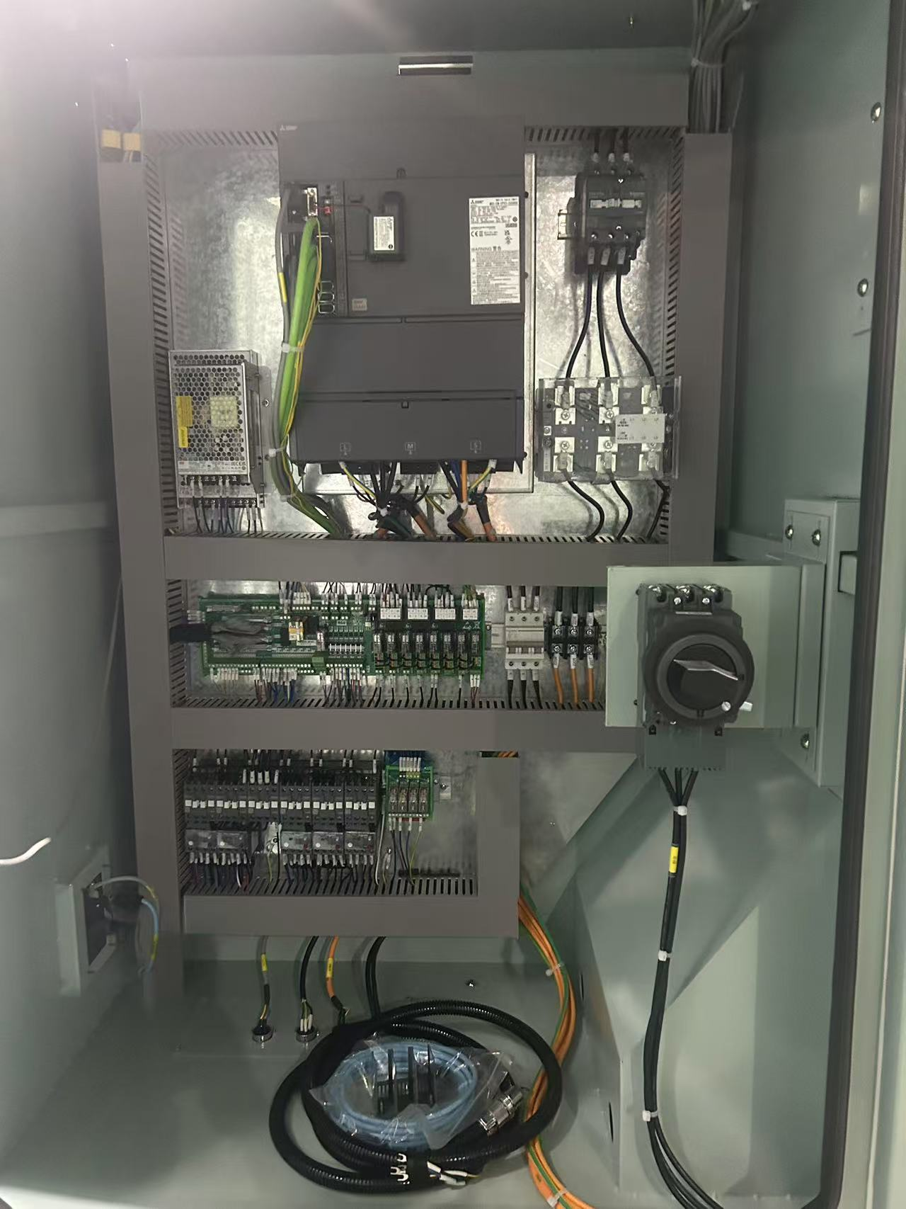 High Efficiency Automatic CNC Lathe Machining Center - Factory Price